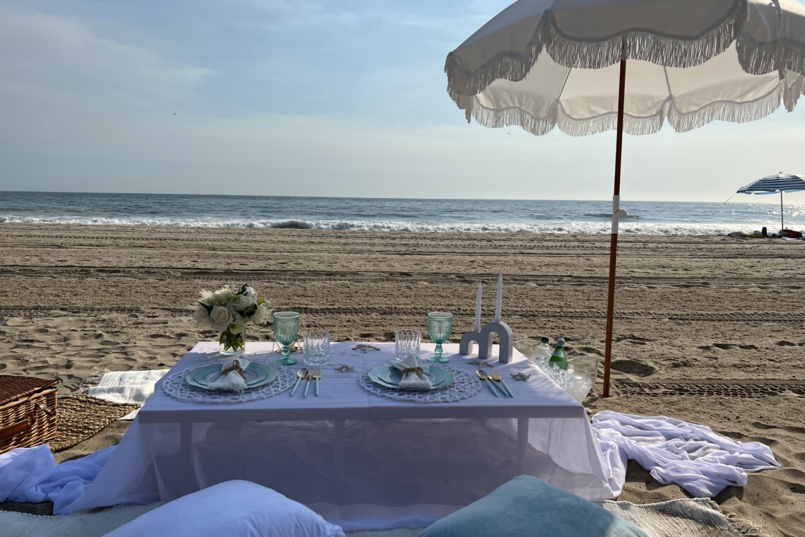 Luxury picnic with a view of the pacific ocean