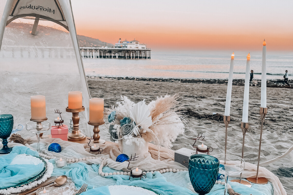 Blue-themed luxury picnic at the beach in Los Angeles